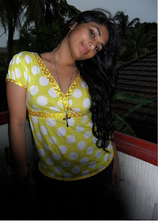 TV Presenter Sheshadrie Priyasad  Hot  Photo  Collection
