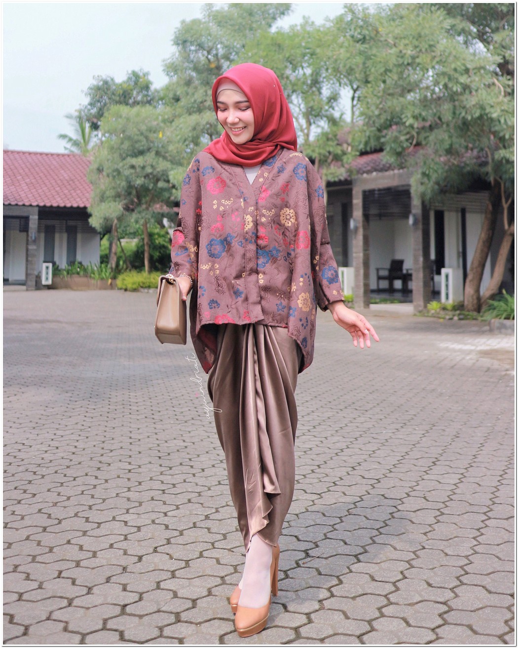 Referensi Baju  Kondangan  Hijab Cantik dan Modern Dari Ayu 