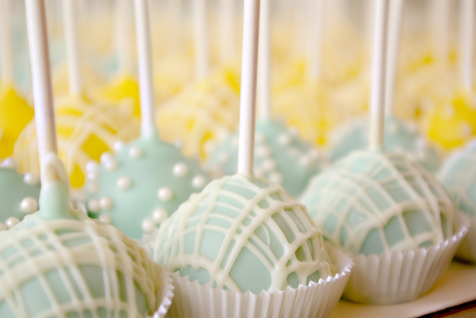 ... cake pop. Here are instructions for some bright colorful pops, perfect