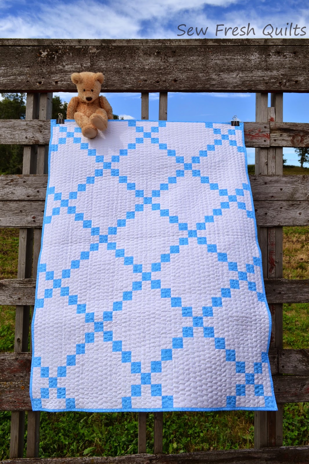 http://sewfreshquilts.blogspot.ca/2014/09/country-lanes-irish-chain.html