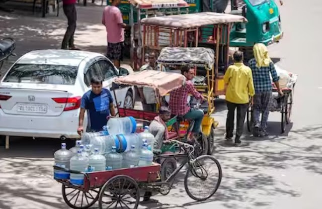 यूपी-बिहार में आसमान से बरस रही मौत, तीन राज्यों में 200 लोगों की गई जानheatwave-in-india-death