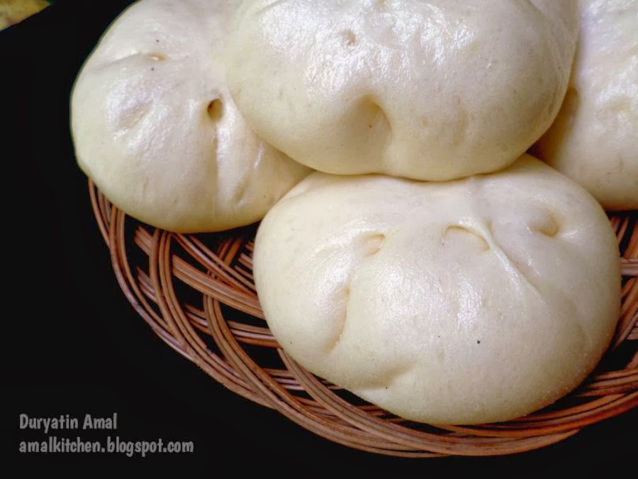 Amal's Kitchen : Simple & Easy Recipes: Bakpao Isi Ayam 