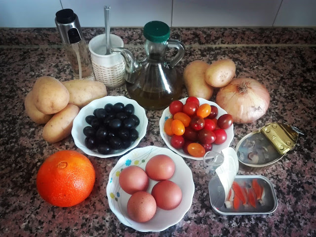 Imagen de los ingredientes de la ensalada de berberechos