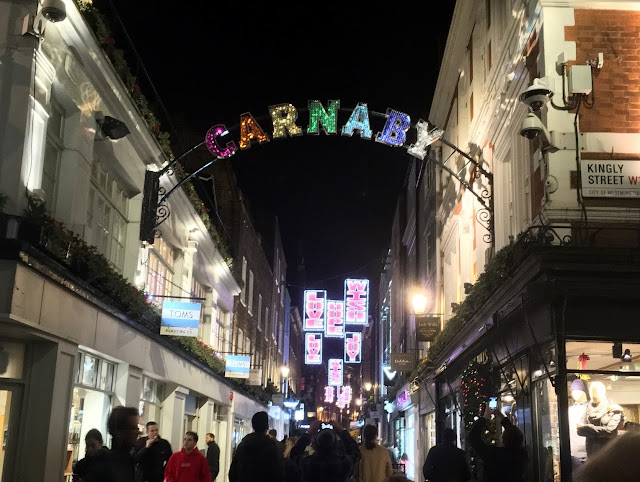 Decoración navideña en Carnaby street