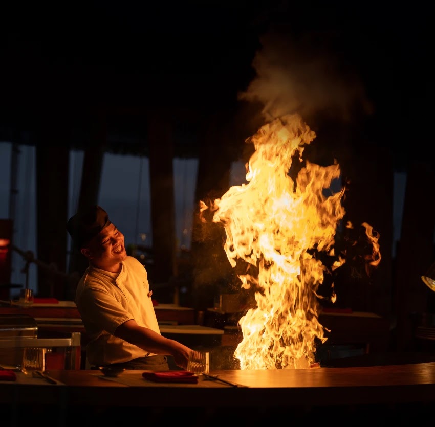 The Over Water Teppanyaki Restaurant in Anantara Kihavah Maldives has reopened with an updated design and expanded menu.