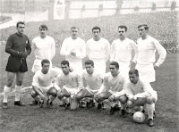 REAL MADRID C. F. Temporada 1964-65. Betancort, Miera, Santamaría, Pachín, Müller, Zoco. Serena, Amancio, Grosso, Pirri y Puskas. ATLÉTICO DE BILBAO 1 REAL MADRID C. F. 1 Domingo 20/12/1964. Campeonato de Liga de 1ª División, jornada 14. Bilbao, Vizcaya, estadio de San Mamés. GOLES: ⚽1-0: 55’, Arieta II. ⚽1-1: 74’, Amancio.