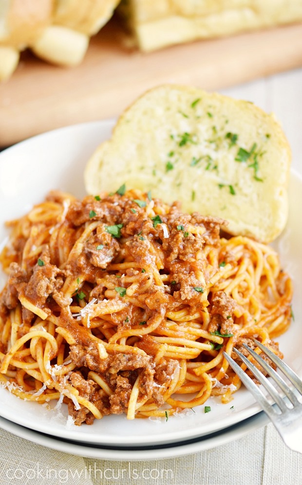 This-Instant-Pot-Spaghetti-is-perfect-for-those-nights-when-you-need-dinner-fast-cookingwithcurls.com_