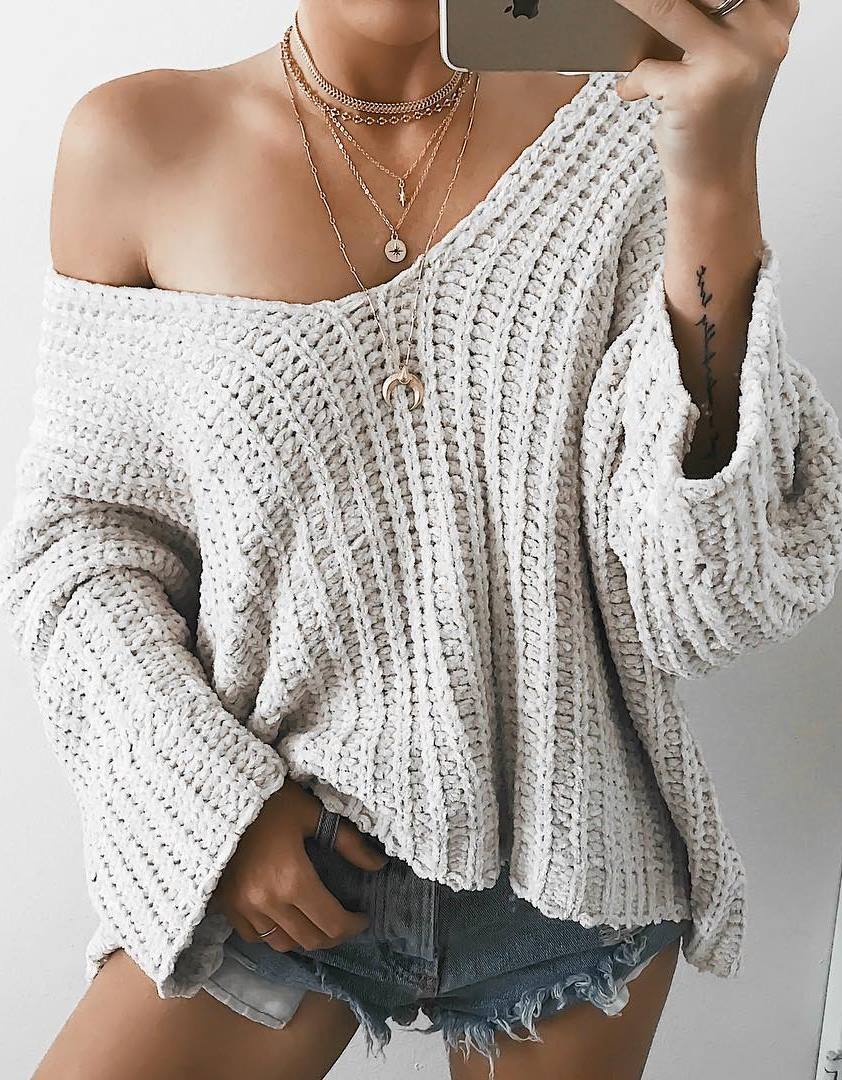 outfit of the day | one shoulder knit sweater + shorts
