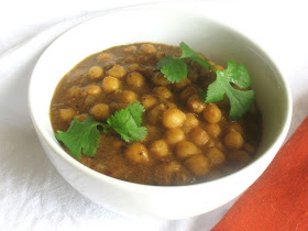 Chickpeas in a Spicy Aromatic Sauce