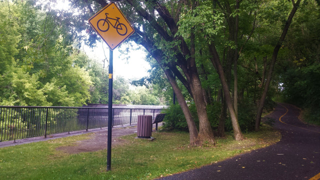 Piste de vélo aux abords du Lac Boivin - Granby