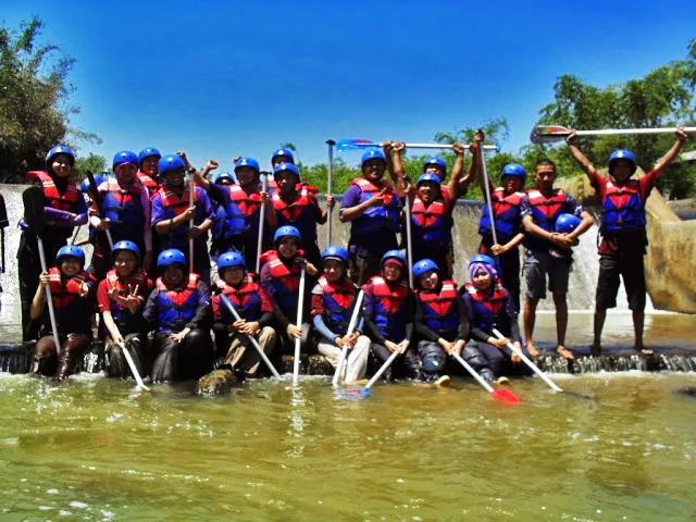Rafting Sungai Cisadane, Arung Jeram Sungai Cisadane, Petualangan Rafting di Cisadane, Lintasan Jeram Sungai Cisadane, Pengalaman Arung Jeram di Sungai Cisadane, Sensasi Rafting di Cisadane, Jeram Tantangan Sungai Cisadane, Sungai Cisadane untuk Rafting, Petualangan Arus Sungai Cisadane, Rafting Ekstrem di Sungai Cisadane