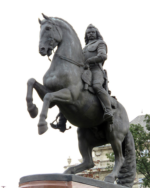 Statue of Francis II Rákóczi by János Pásztor outside Hungarian Parliament Building, Kossuth Lajos tér (Kossuth Lajos square), Budapest