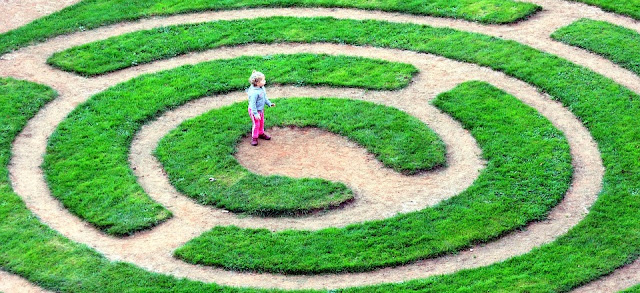 Image: Child Lost in Maze, by Nicolas DEBRAY on PIxabay