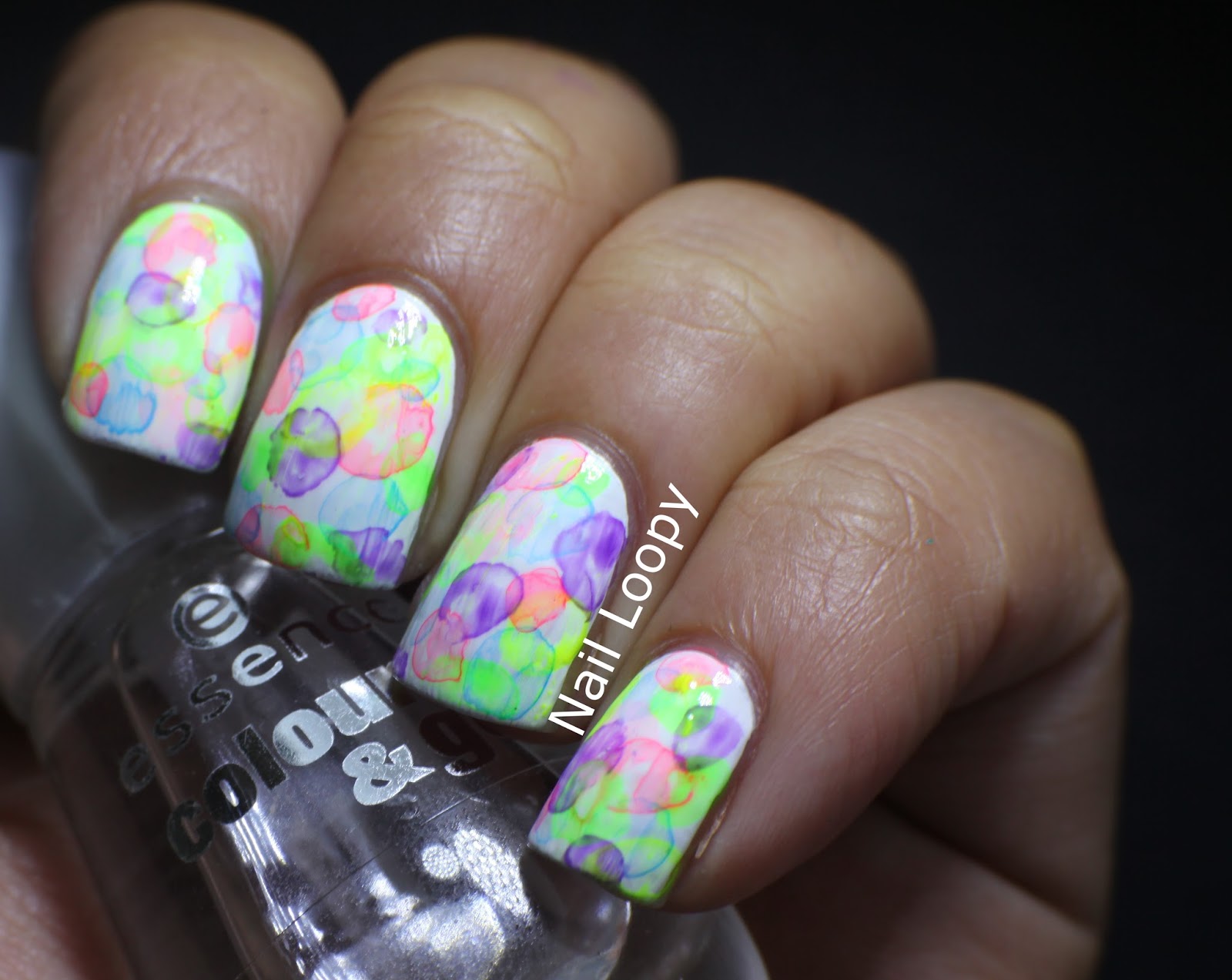 nail loopy: WATERCOLOUR BUBBLE NAILS