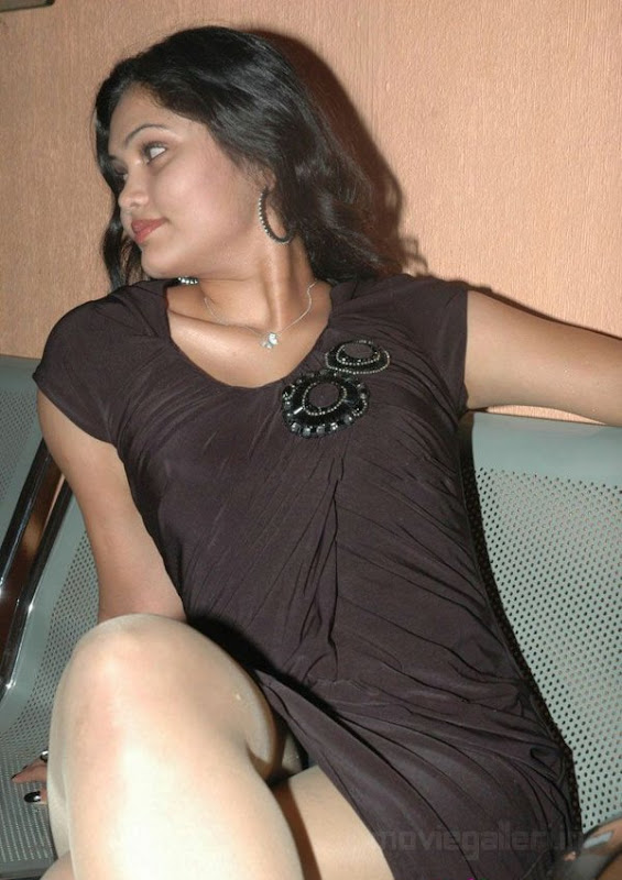 Asmitha Hot Pictures Actress Asmitha Hot Leg Show Stills unseen pics