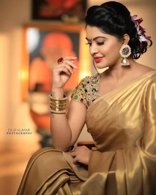 Actress Rachitha Dinesh Beautiful Golden Saree Stills
