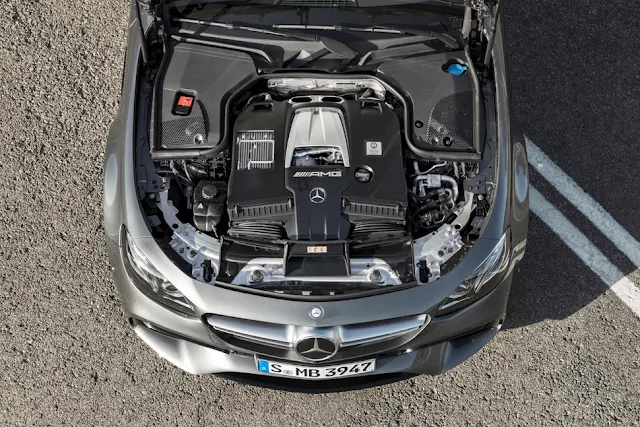 2018 Mercedes-AMG E63 採用 4.0 升的雙渦輪 V8 引擎