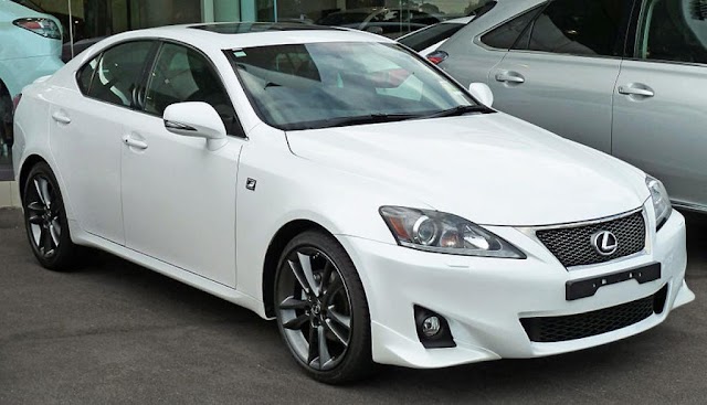 Lexus IS 