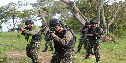 Tingkatkan Kemampuan, Kapolda Banten Ikuti Latihan Jungle Warfare