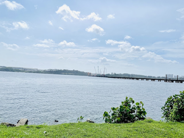 Keluar dengan sheisfarahain dekat Stulang laut JB