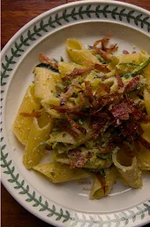 Ricetta Penne rigate con speck e zucchine