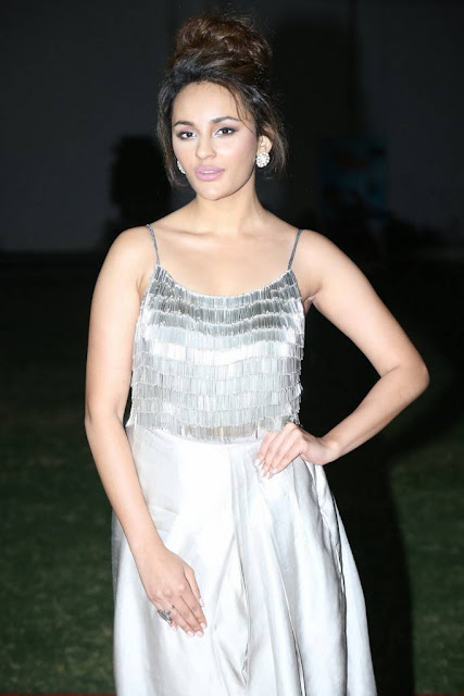 seerat kapoor spicy image gallery 