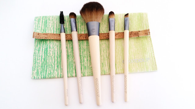 5 brushes and 1 pouch