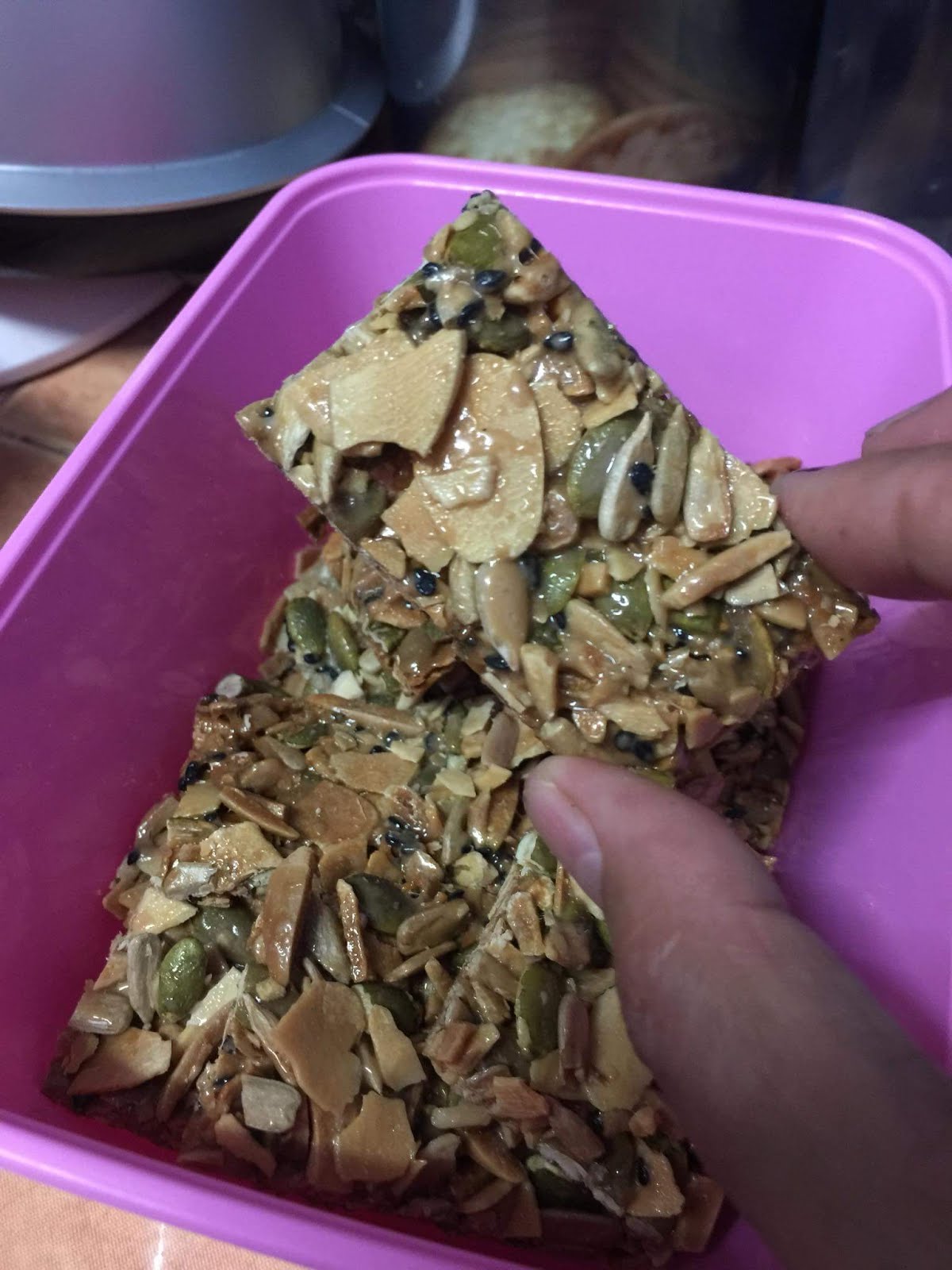 RESEPI KACANG KRUP KRAP / ALMOND CRUNCY - KOMPILASI 