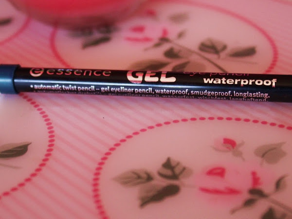 Review - Gel Pencil Essence 