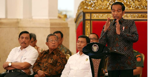 Menakar 'Kegentingan' Reshuffle Kabinet Jokowi