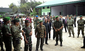 Menhan Tinjau Kesiapan Garasi Tank Leopard Di Yonkav 8 Pasuruan