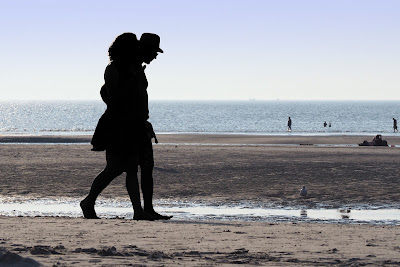 Couple walking on sea shore,kissing couple images,sweet loving couple images,Romantic cute sweet couple images Nice love images, Love couple images, Real love images, Love cute images, Romantic images,  Hug Images, Lovely romantic images, 4truelovers images,Love cute images 