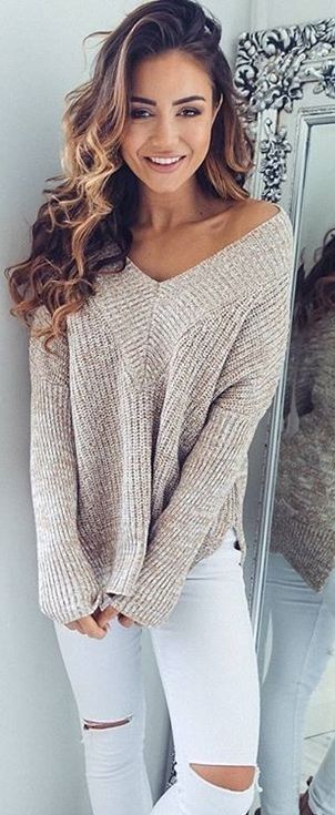 white and nude_sweater + skinny rips