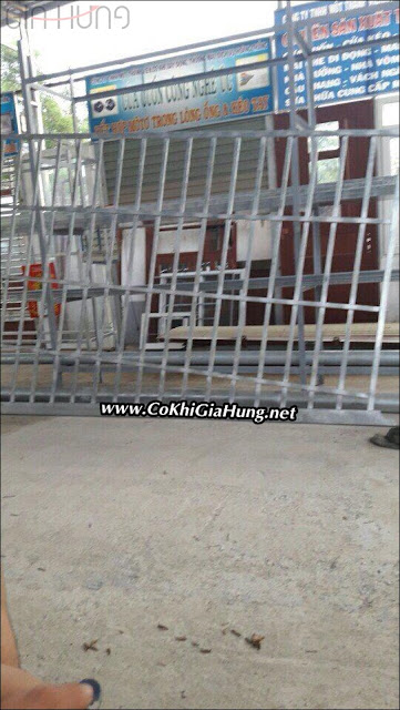 Dịch vụ làm hàng rào bảo vệ khung sắt hộp mạ kẽm  tại TpHCM
