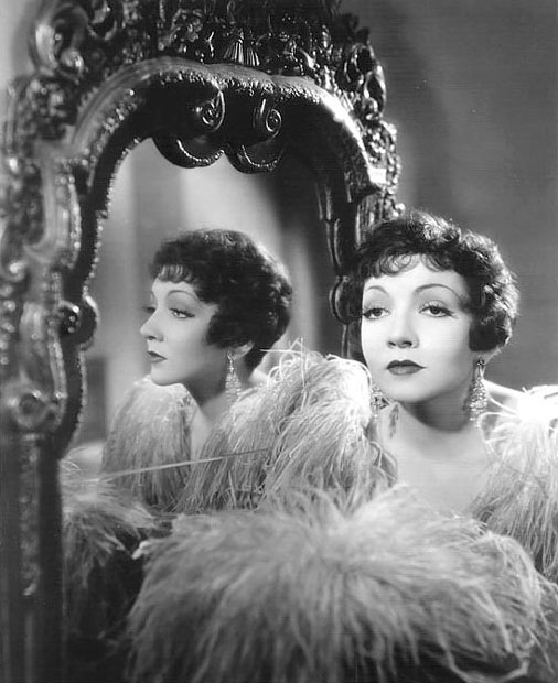 Claudette Colbert ready to take flight