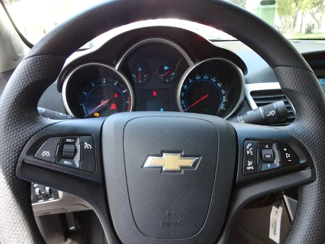 Chevrolet Cruze LT Mecânico - interior - volante