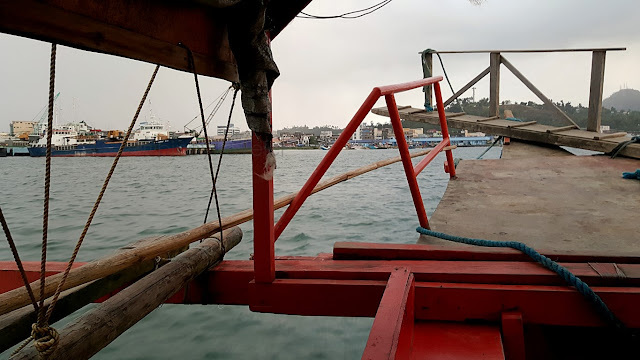 commuter boat from San Antonio, Basey Samar approaching the Tacloban Port