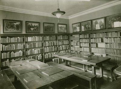 A room in the Boys and Girls House of the Toronto Public Library, circa 1930