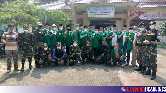 PC GP ANSOR Tanggamus meninjau serta menyerahkan Bantuan sandang pangan Bagi korban banjir