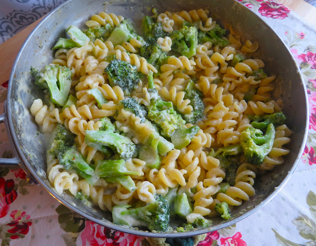 One Pot Creamy Broccoli Pasta