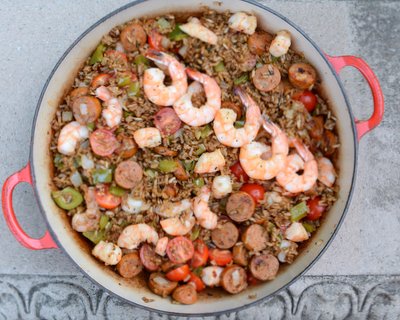 Hurricane Rice with Shrimp & Sausage, a Cajun-style Quick Supper ♥ KitchenParade.com. On the table in 30 minutes, packed with flavor & protein.