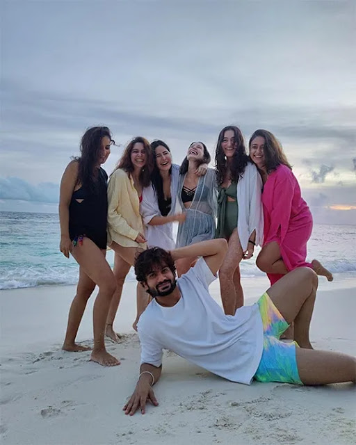 Katrina Kaif had a birthday celebration on the beach: She was seen having fun on the yacht with her, got a special gift