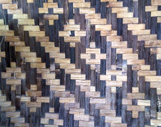 bilik bambu motif batik