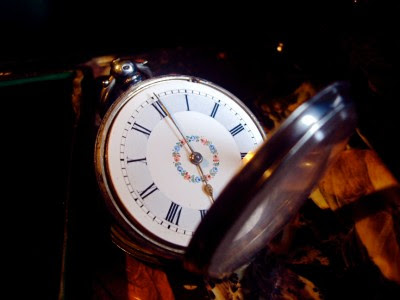 AMAZING ANTIQUE SOLID SILVER POCKET WATCH WORKING. BEAUTIFUL PIECE