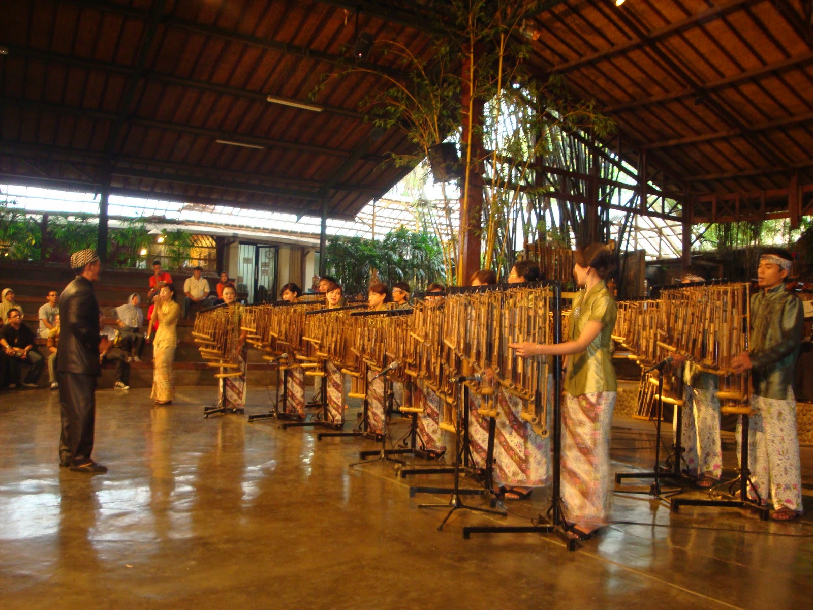 FMB 2011 Decak Kagum akan Budaya GRETCHEN