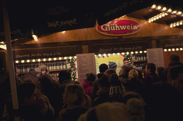 edinburgh-christmas-market