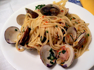 Linguine with Clams Arugula and Tomatoes