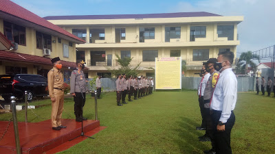 Wakil bupati bungo H.Safrudin Dwi Aprianto.,S.Pd memberikan Penghargaan kepada Kasat Reskrim Narkoba