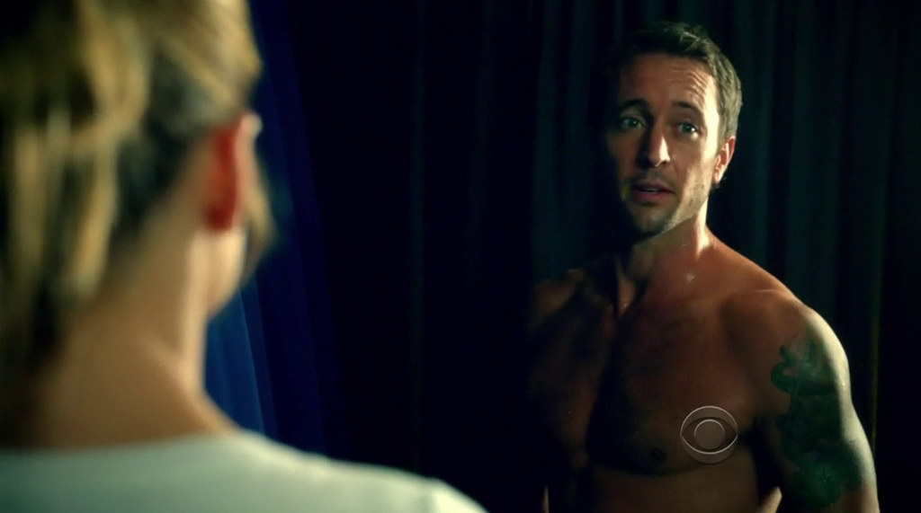 Alex O'Loughlin Shirtless in Hawaii Five0 s2e06