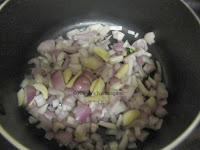 6 Vendhaya Keerai Sambar